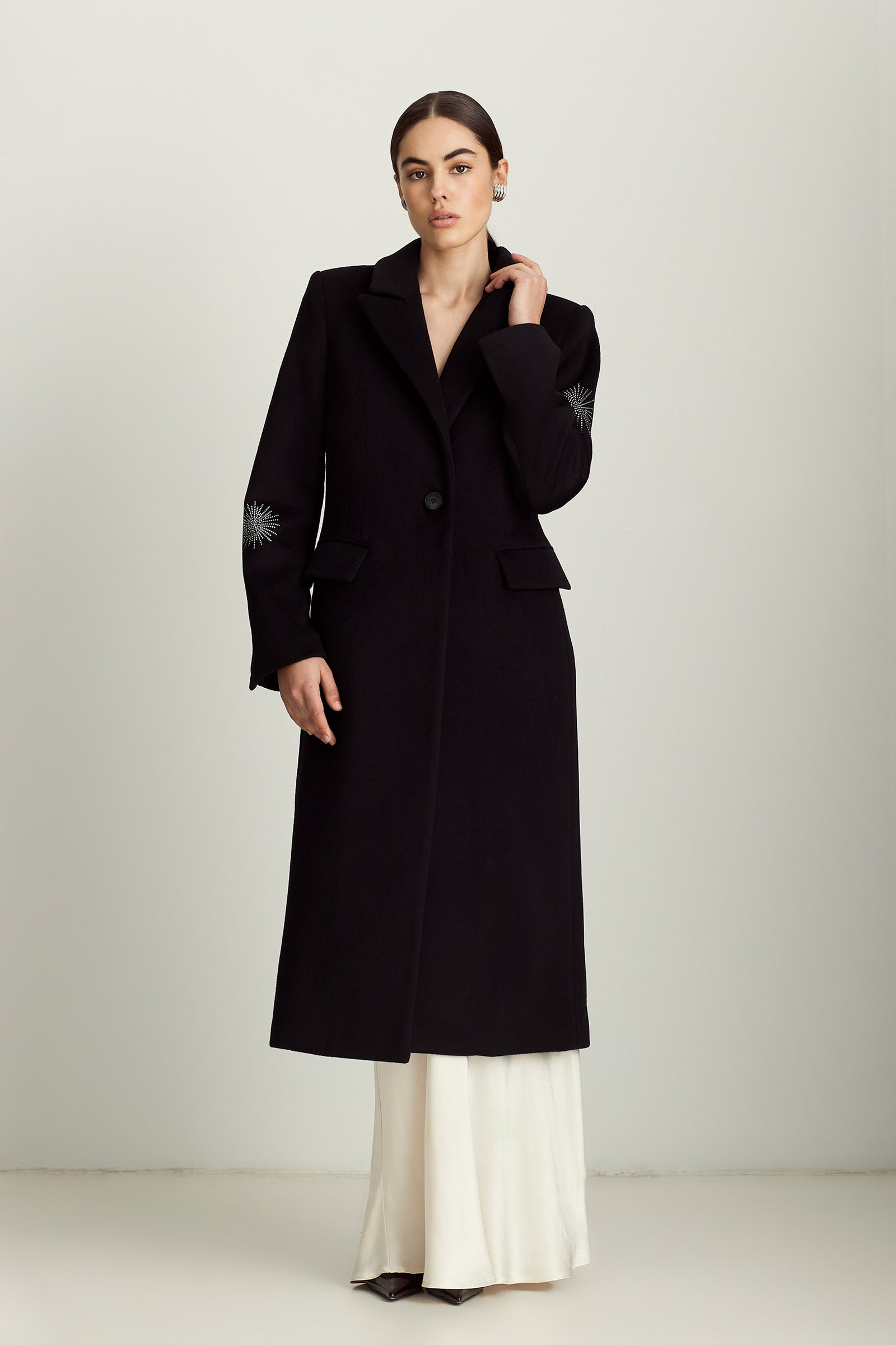 D624581_SAVANNAH_BLACK_017_FUL